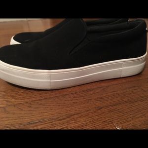 Steve Madden Gills Platforms